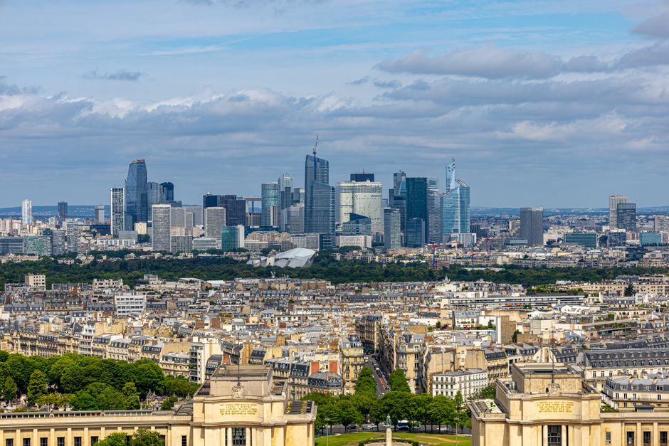 Vue panoramique des tours du quartier d'affaires de La Défense, premier pôle économique du Grand Paris
