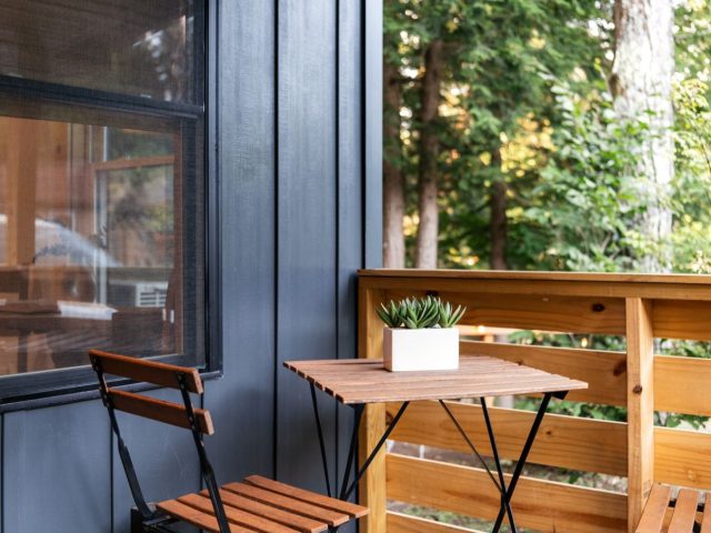 Aménager un petit balcon urbain : conseils pratiques