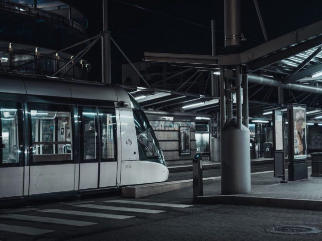 Meilleur itinéraire porte-à-porte métro, bus et vélo