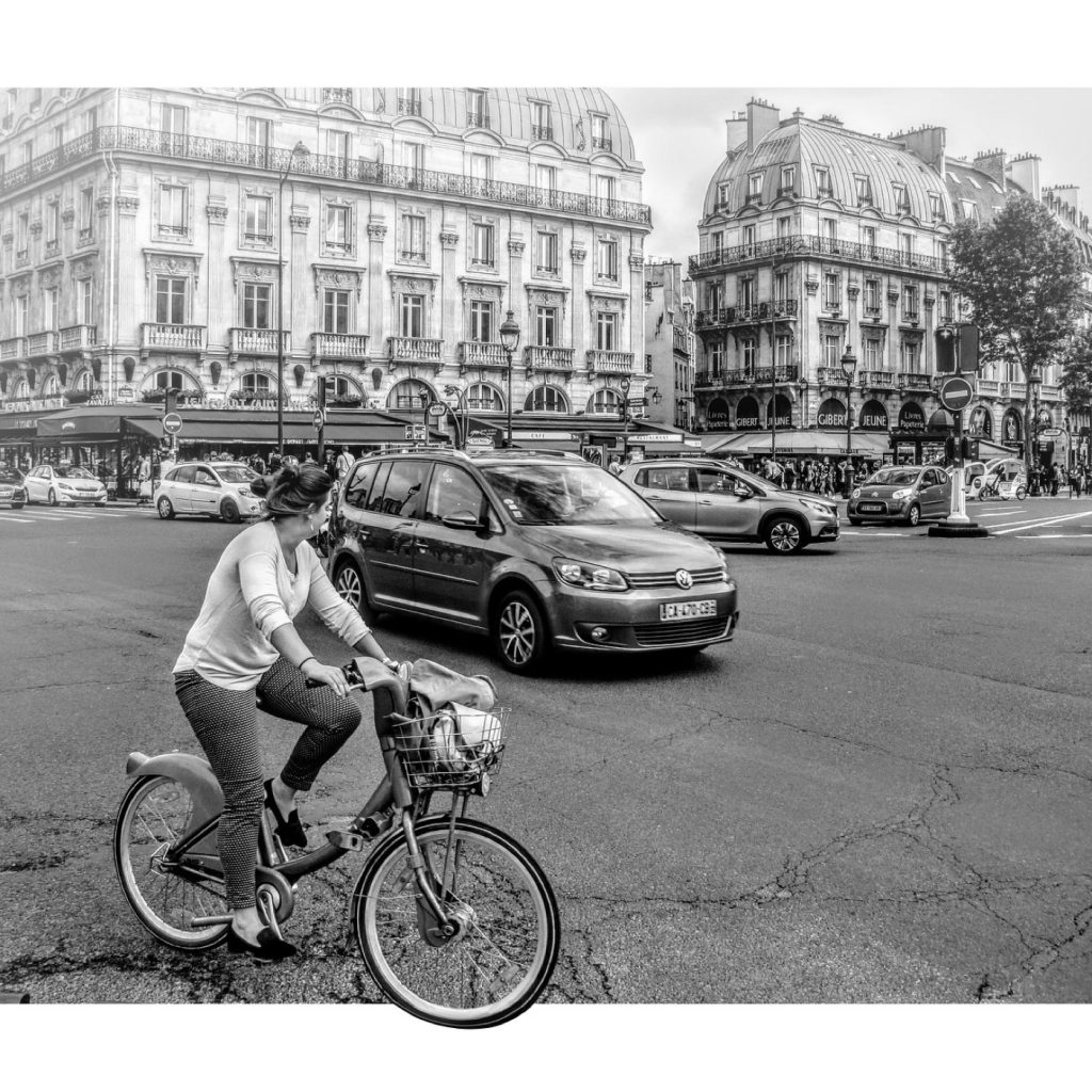 Vélib' ou cycloportage : choisir selon vos besoins de mobilité