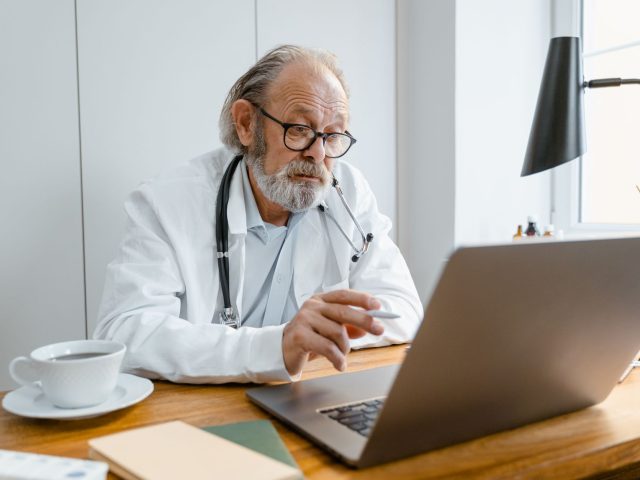 Bénéficier des consultations à distance pour des soins ophtalmologiques